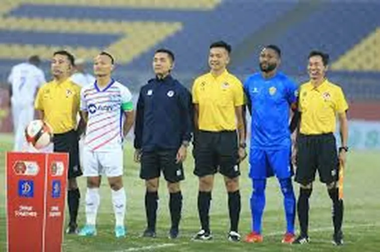 Những Nhiệm Vụ Quan Trọng Của Trợ Lý Trọng Tài Bóng Đá Hiện Nay